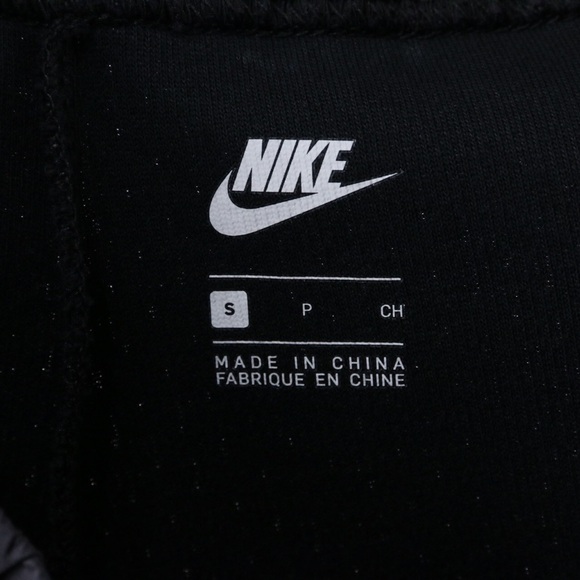 Nike Tech Fleece Cropped Pants - Picture 8 of 9